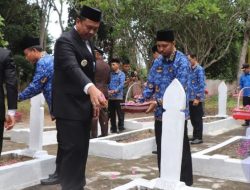 Bupati OKU Selatan Hadiri Upacara Ziarah Nasional dan Tabur Bunga Peringatan Hari Pahlawan Tahun 2025