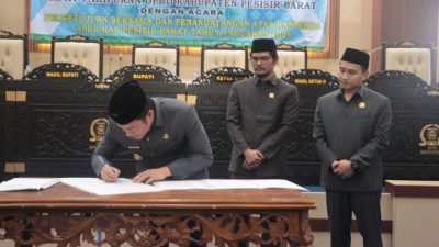 Bupati Dedi Irawan Hadiri Paripurna DPRD Pesibar untuk Persetujuan Ranperda APBD 2026