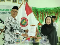 Dian Hardiyanti Dedi Resmi Dikukuhkan Sebagai Bunda Guru Kabupaten Pesisir Barat