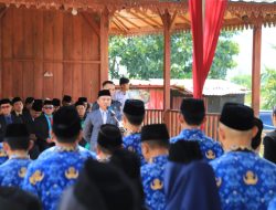 Lantik 88 Pejabat, Bupati Parosil Mabsus Tekankan Reformasi Pelayanan PublikLantik 88 Pejabat, Bupati Parosil Mabsus Tekankan Reformasi Pelayanan Publik