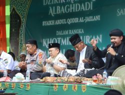 Wakil Bupati Pesisir Barat Hadiri Pengajian Manaqib, Perkuat Ukhuwah dan Syiar Al-Qur’an di Pesisir Utara